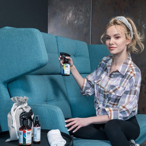 Vandeniui atsparus baldinių audinių impregnantas OA SOFA PROTECTOR (250 ml.)